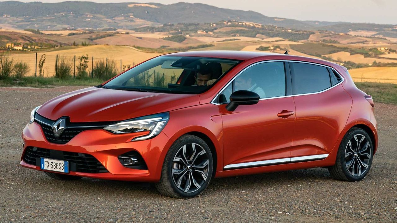 SGK’ya belgesini getiren ucuza arabayı kapacak! 2024 Renault Clio sudan ucuza satışta