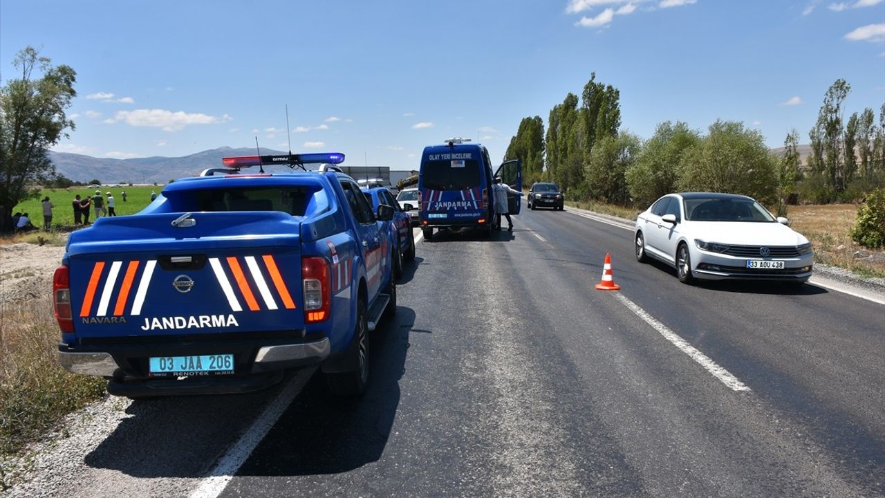 Afyonkarahisar'da Feci Kaza: 3 Kişi Hayatını Kaybetti