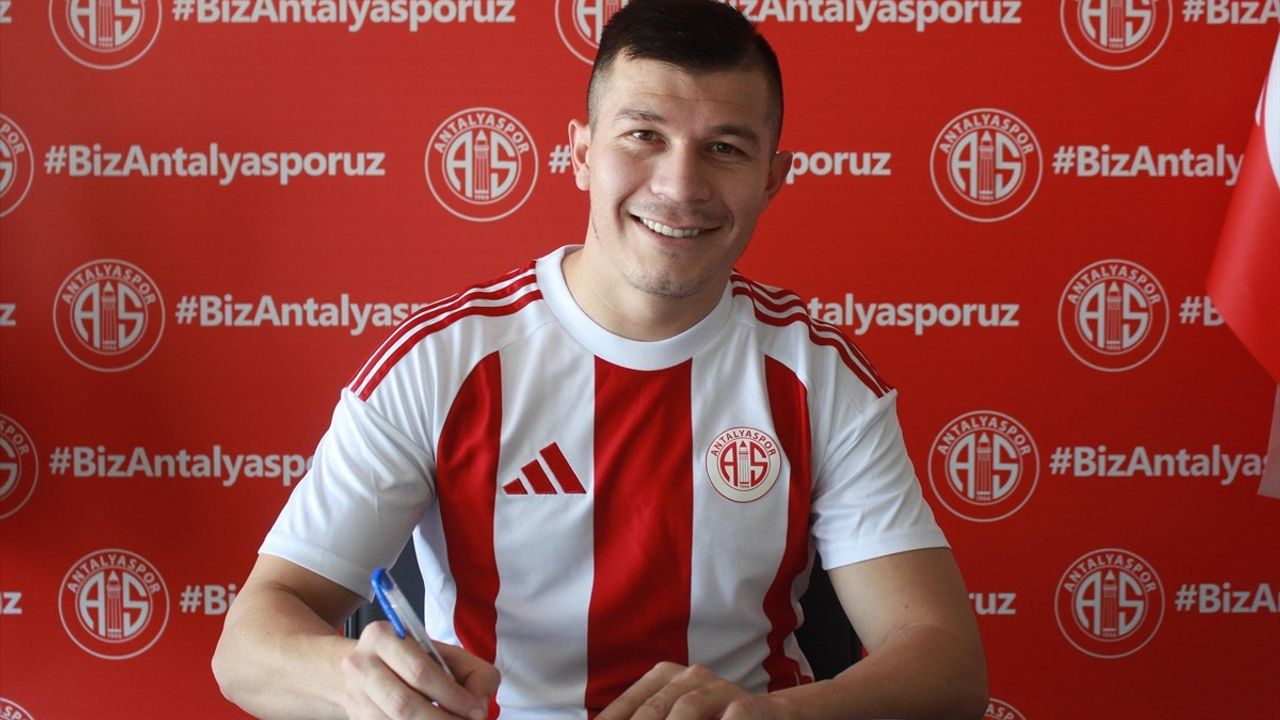 Antalyaspor, Paraguaylı Forvet Samudio'yu Kadrosuna Kattı