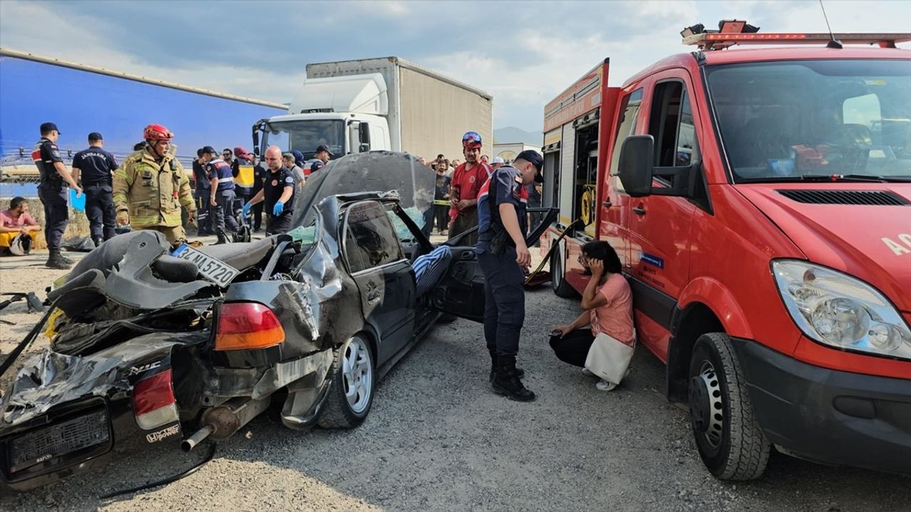 Bursa'da Feci Kaza: İki Kişi Hayatını Kaybetti