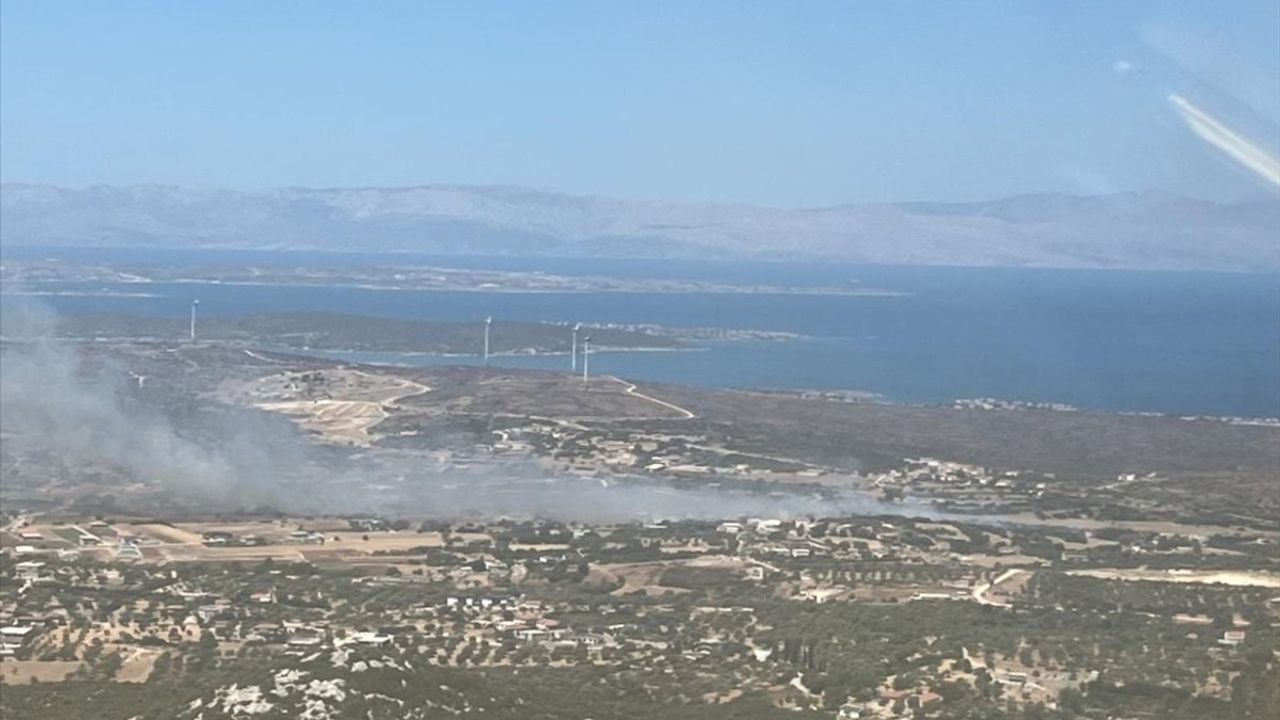 Çeşme'de Çıkan Yangın Kontrol Altına Alındı