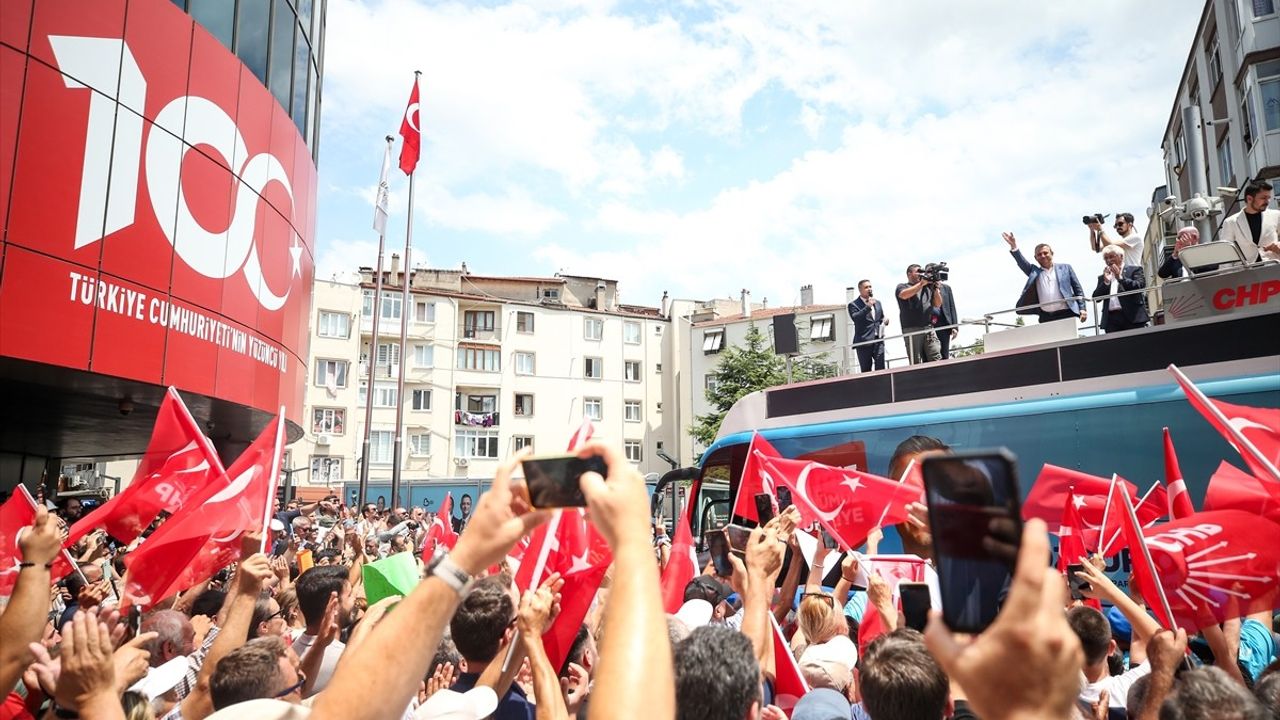 CHP Lideri Özgür Özel, Balıkesir'de Seçim Vaatlerini Açıkladı