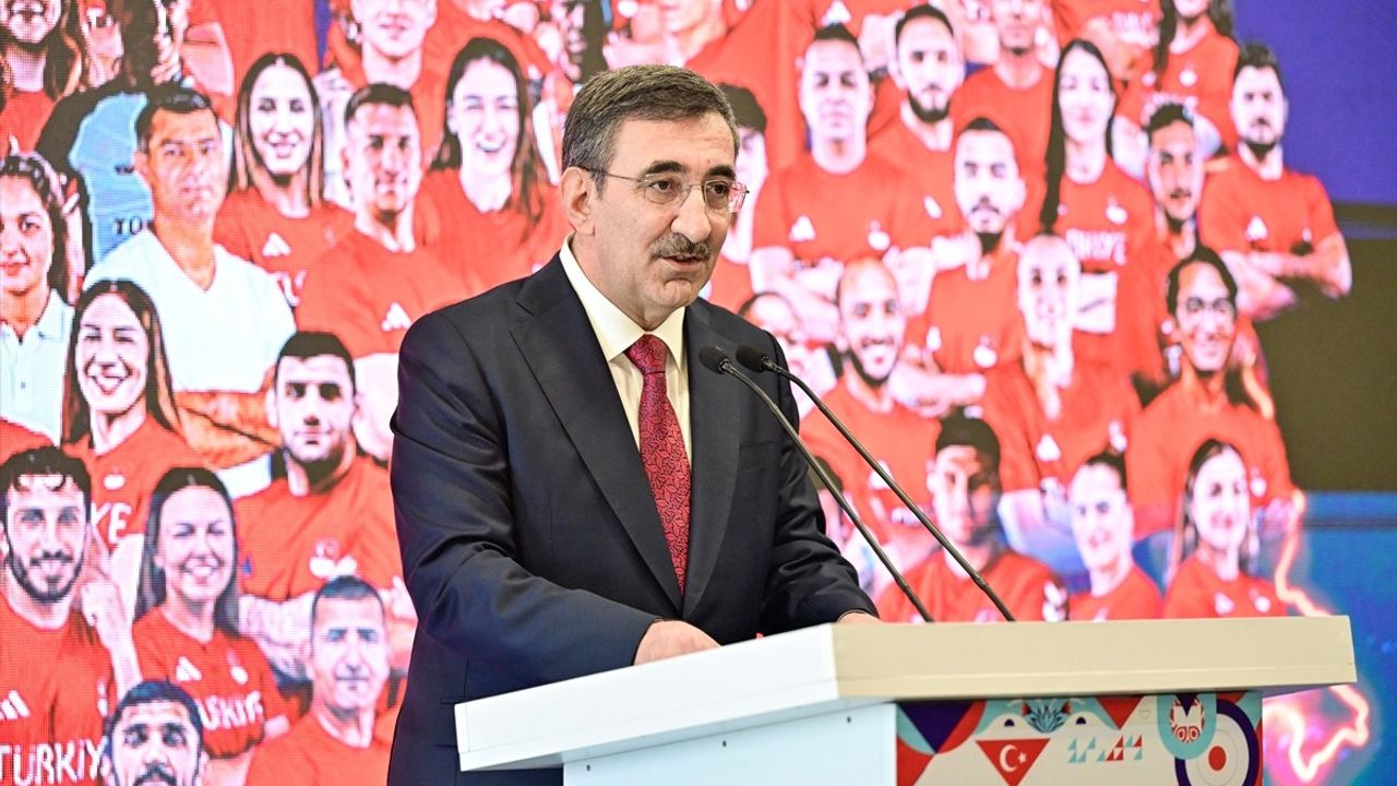 Cumhurbaşkanı Yardımcısı Yılmaz, Paris 2024 Yaz Olimpiyatları'na Giden Sporcuları Uğurladı