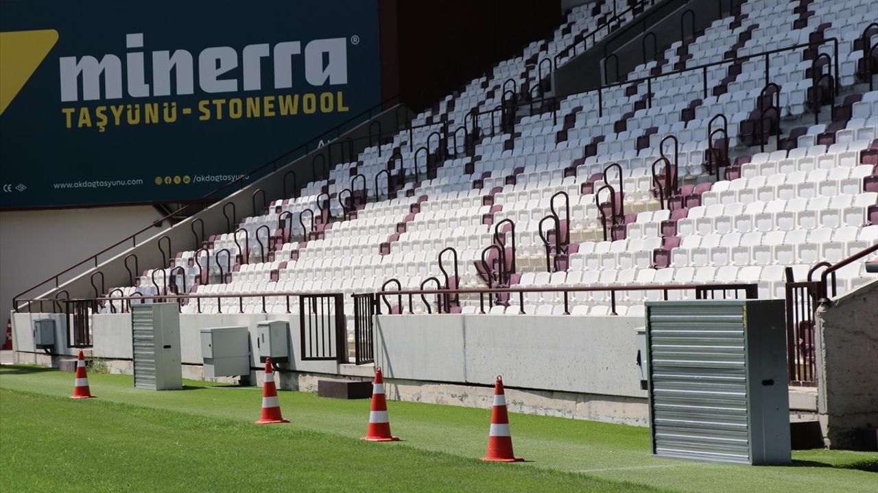 Elazığ Atatürk Stadyumu'nda Sıcaklığa Karşı Önlem: Fan Sistemi Kuruldu