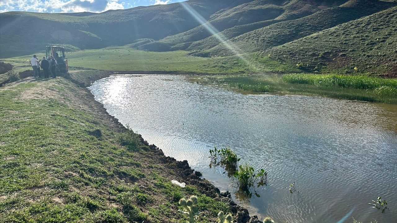 Erzurum'da Gölete Giren Çocuklardan Biri Kayboldu