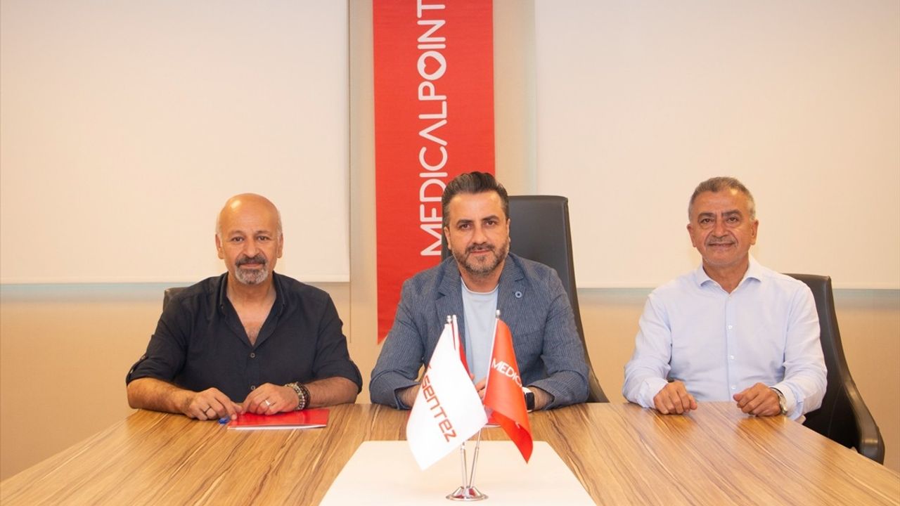 Gaziantep Medical Point Hastanesi, Merinos Kadın Voleybol Takımı'nın Sağlık Sponsoru oldu