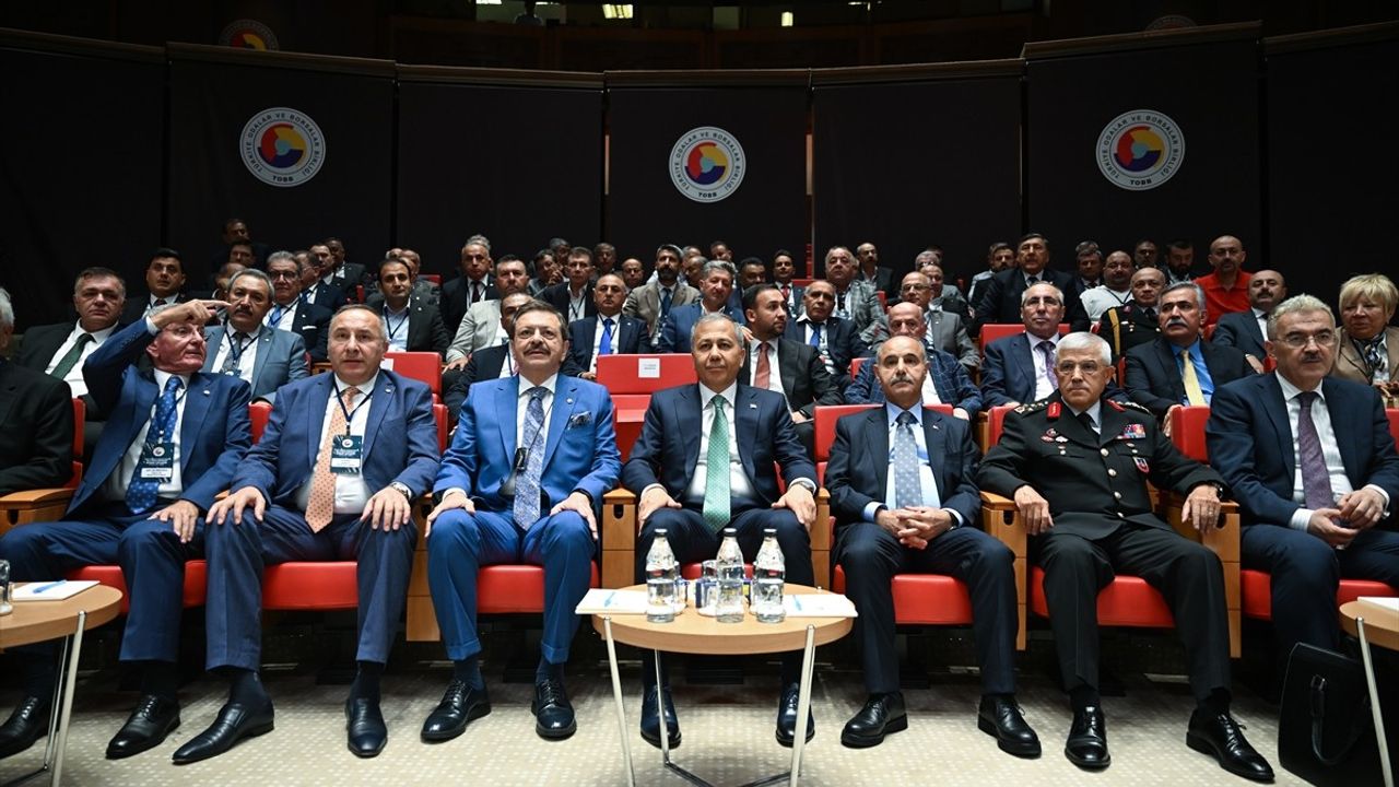 İçişleri Bakanı Yerlikaya, Oda ve Borsa Başkanları ile Toplantıda Bir Araya Geldi