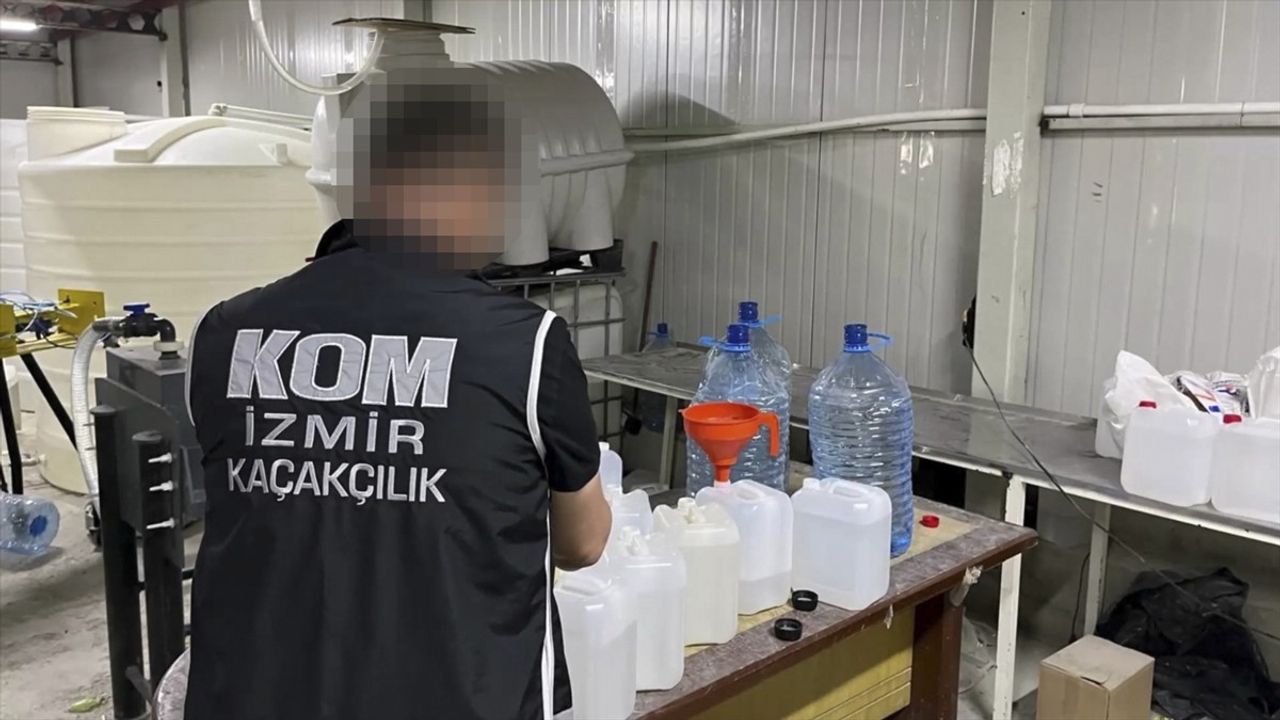 İzmir'de 18 Bin 700 Litre Kaçak Etil Alkol Ele Geçirildi