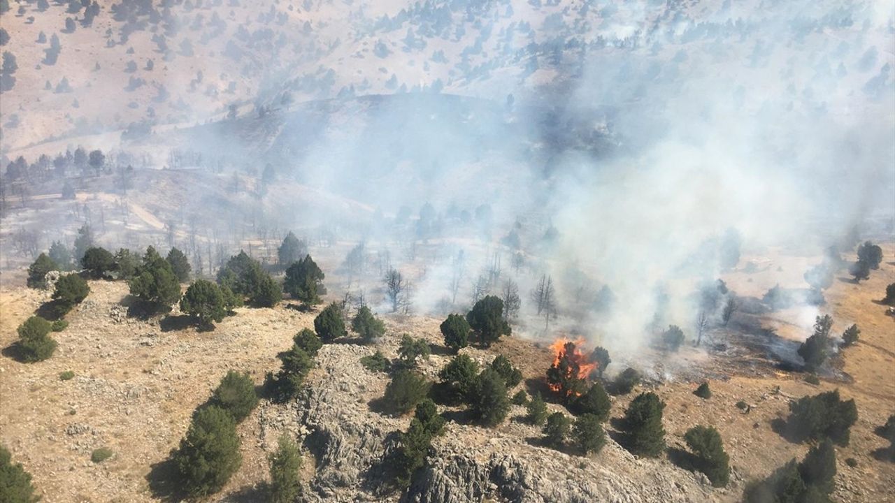 Kahramanmaraş'ta Orman Yangınına Müdahale Başlatıldı