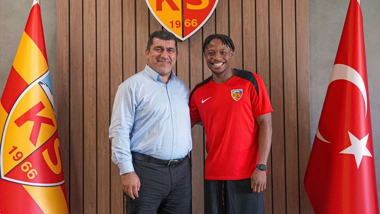 Kayserispor, Anthony Uzodimma ile Sözleşmesini Yeniledi