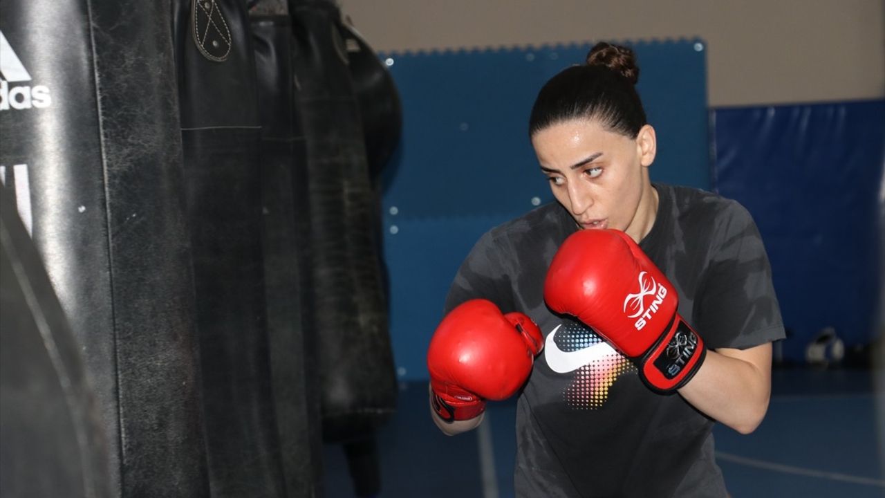 Milli Boksör Gizem Özer'in Olimpiyat Hedefi: Madalya