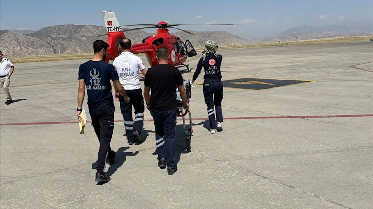 Şırnak'ta Ambulans Helikopter 3 Yaşındaki Çocuğu Kurtardı