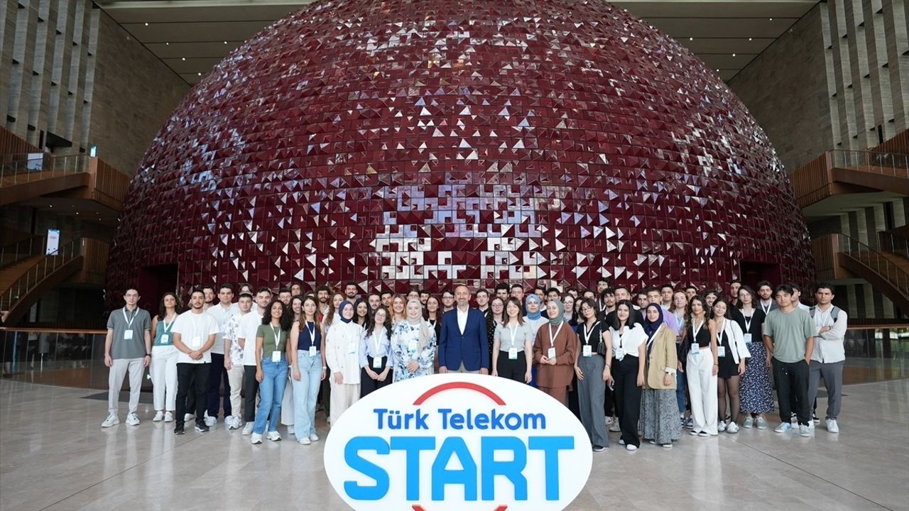 Türk Telekom'un 'START Stajım' Programı Gençlere Kapı Açıyor