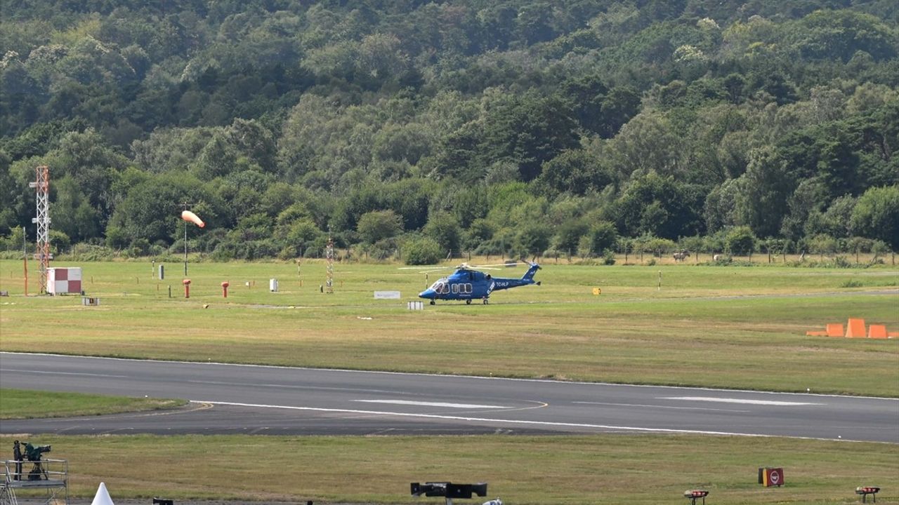 Türkiye'nin İlk Yerli Helikopteri GÖKBEY, İngiltere'de Uçuş Gösterisi Gerçekleştirdi