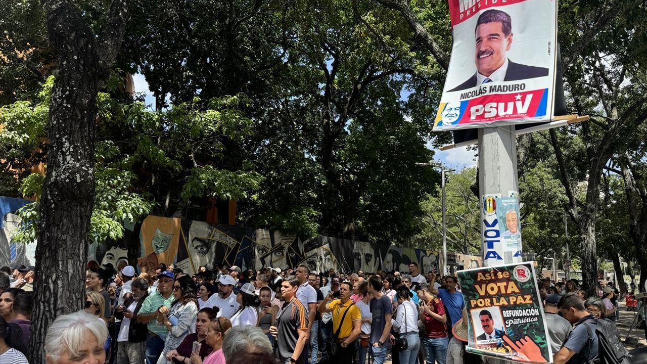 Venezuela'da Yoğun Seçim Katılımı