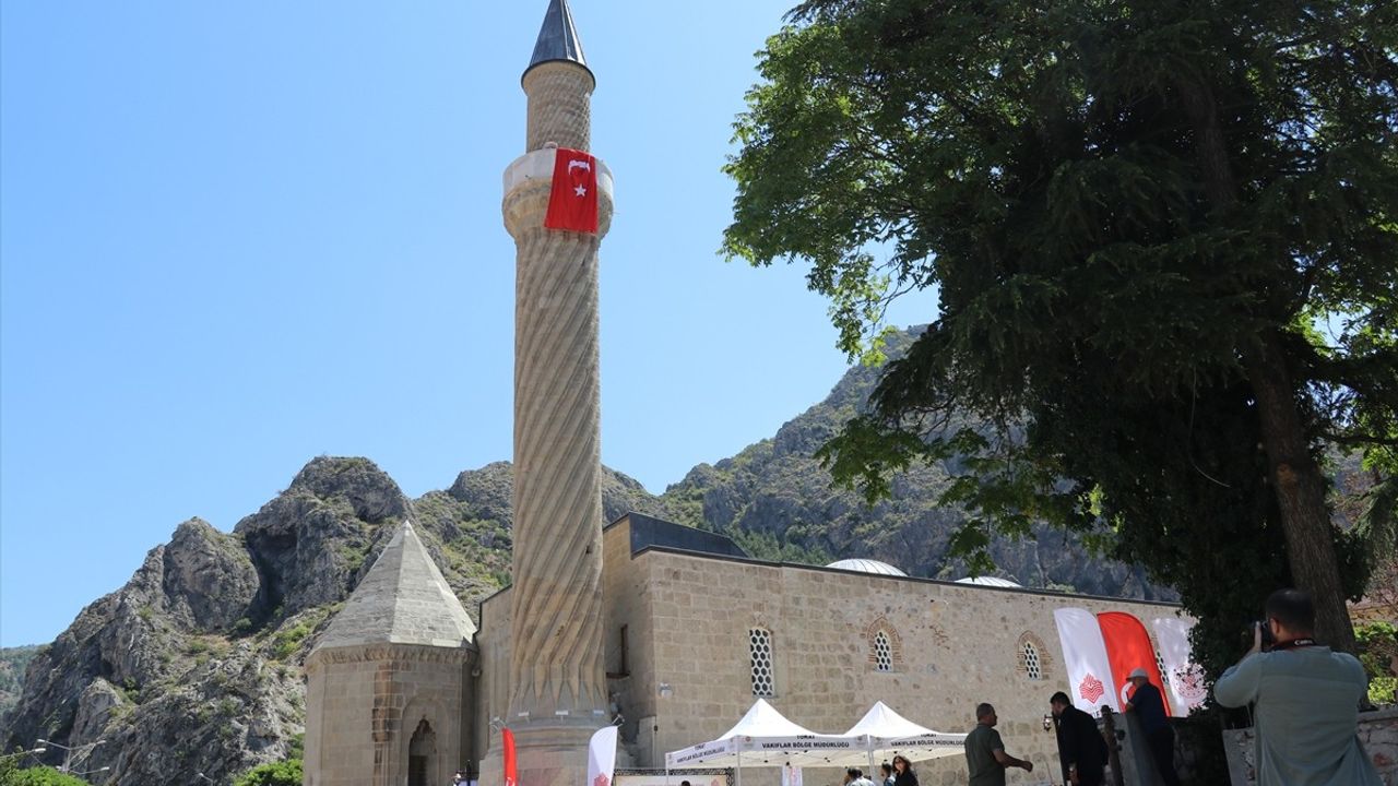 Amasya'da Burmalı Minare Camisi Yeniden İbadete Açıldı