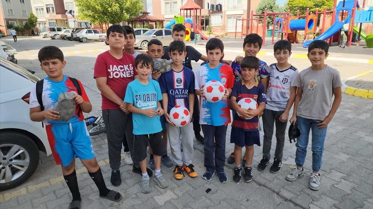 Amasya'da Çocukların Futbol Topu Sorunu Çözüldü