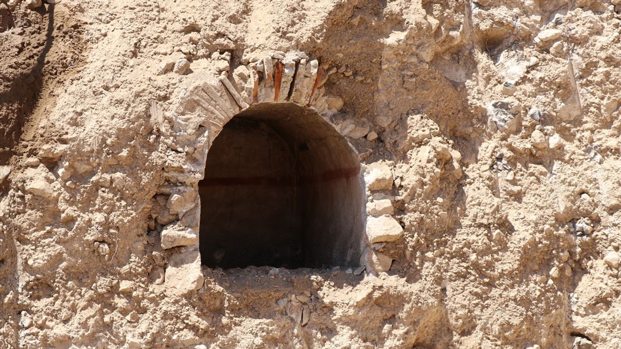 Amasya'da Roma Dönemine Ait Mezarlara Rastlandı