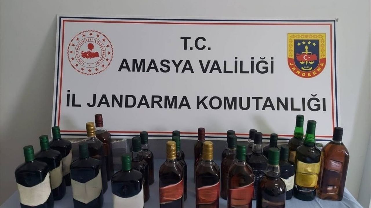 Amasya'da Tırdan 26 Şişe Gümrük Kaçağı Alkollü İçki Ele Geçirildi