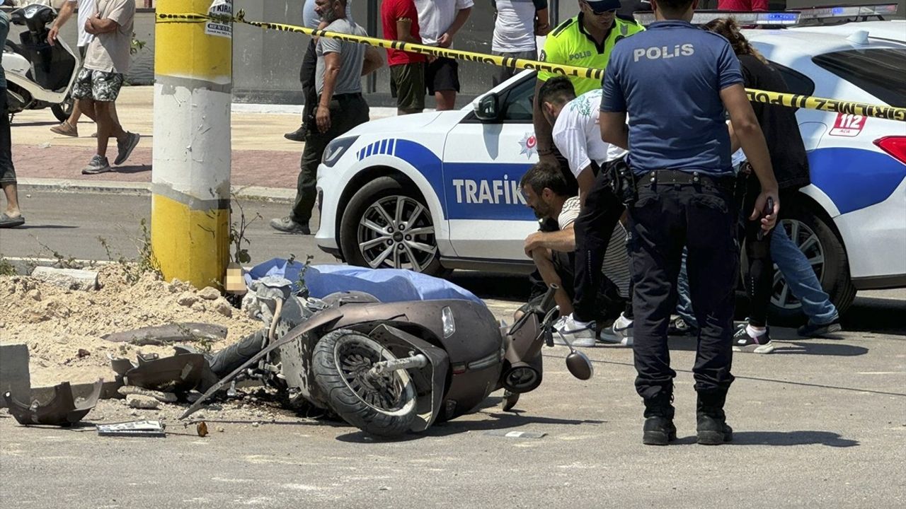 Antalya'da Trafik Kazası: 1 Ölü, 1 Yaralı