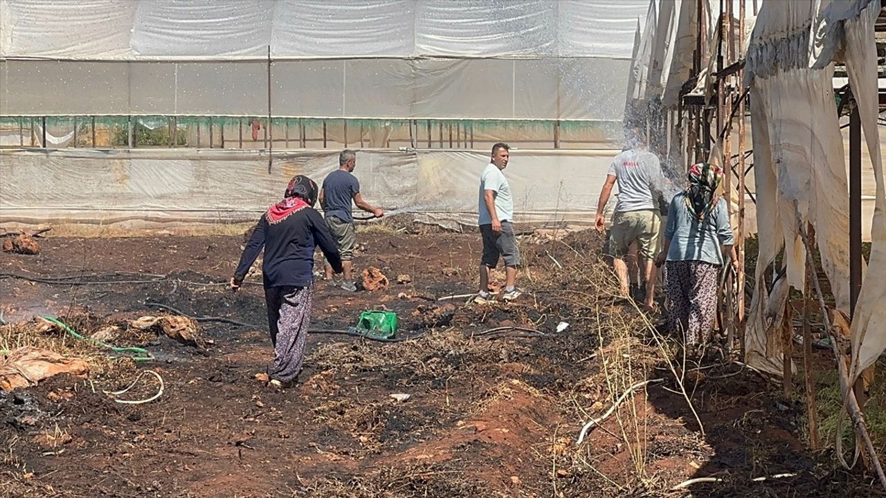 Antalya'daki Çalılık Alanda Yangın Kontrol Altına Alındı