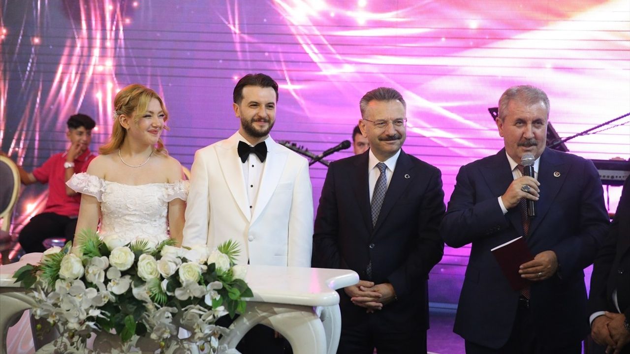 BBP Genel Başkanı Mustafa Destici'den Nikah Şahitliği