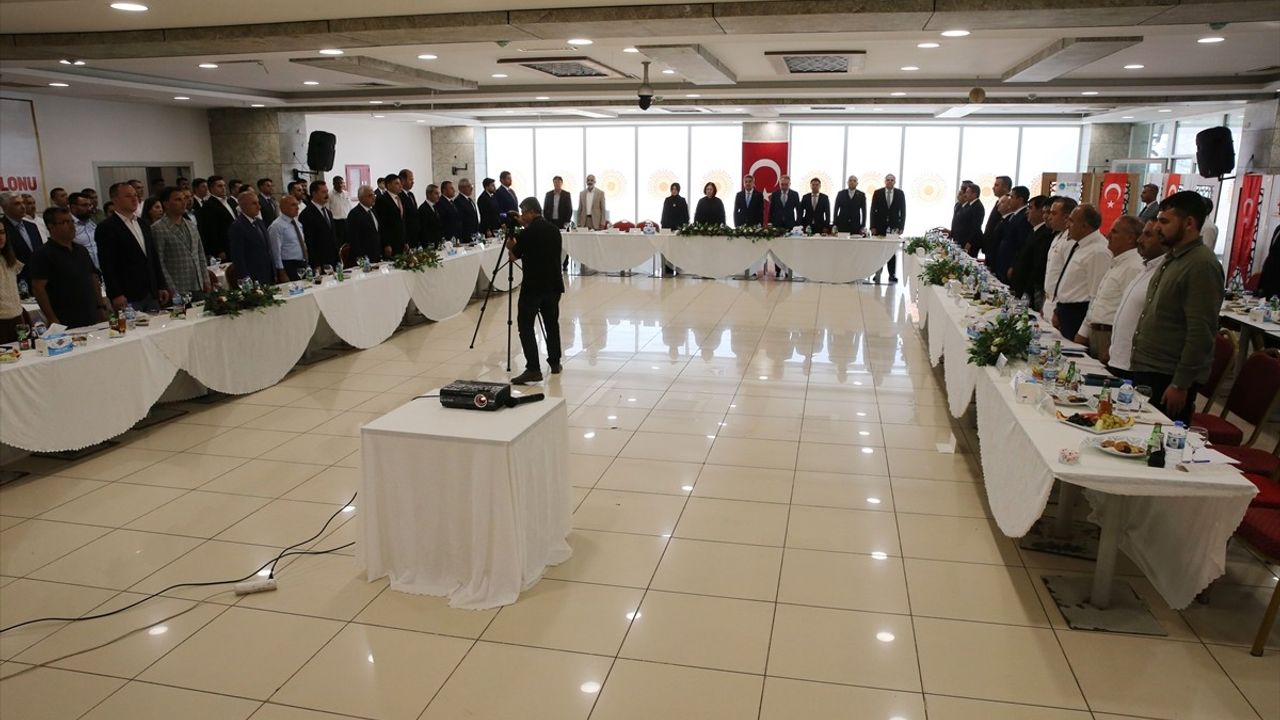 Bitlis'te Van Gölü Havza Koruma Planı Toplantısı Gerçekleştirildi