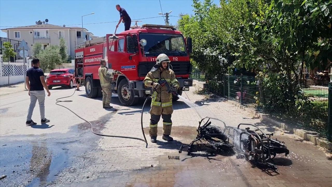 Bursa'da Elektrikli Bisiklet Alev Aldı: Kurye Yaralandı