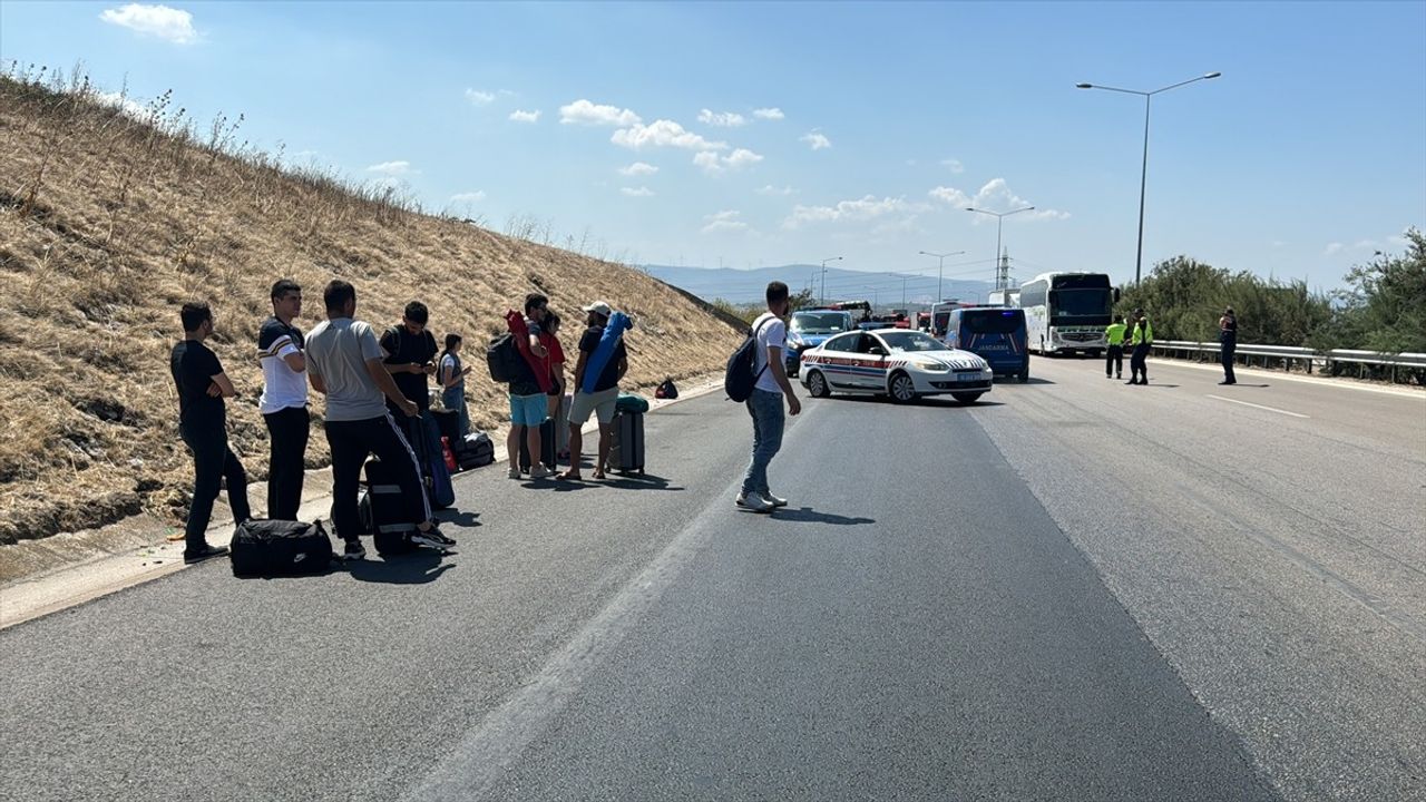 Bursa'da Seyir Halindeki Yolcu Otobüsü Alev Alev Yandı