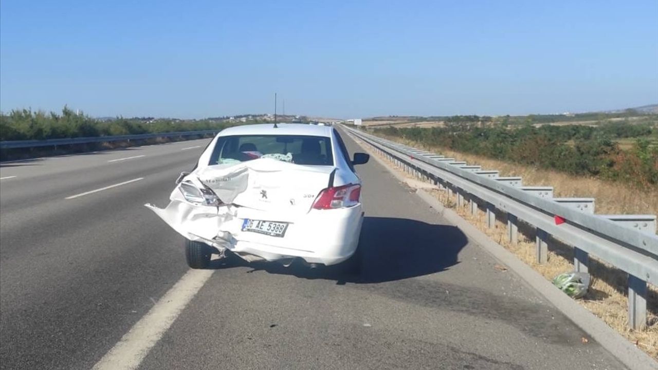 Bursa'da Trafik Kazası: 2 Çocukla 4 Yaralı