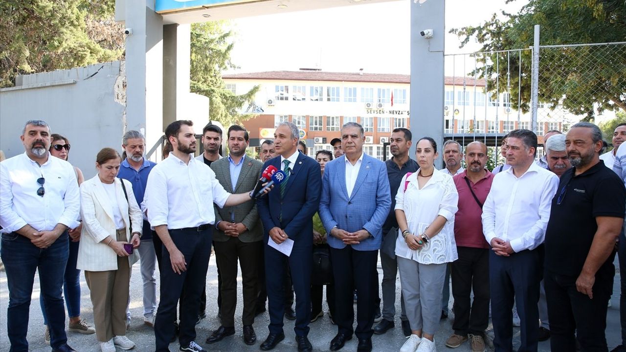 CHP Genel Başkan Yardımcısı Suat Özçağdaş Hatay'da Depremzedeleri Ziyaret Etti