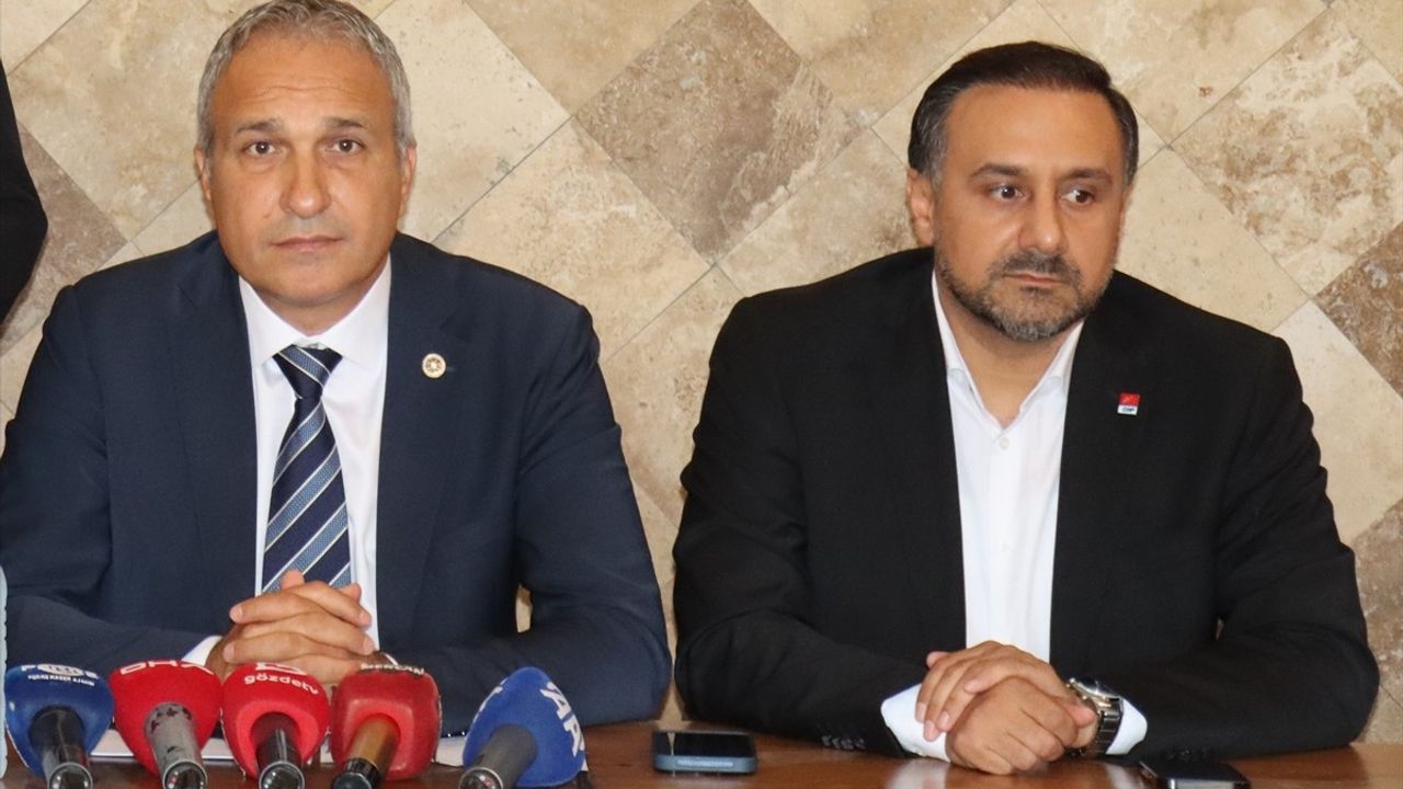 CHP'li Suat Özçağdaş, Adıyaman'da Eğitimcilerle Buluştu