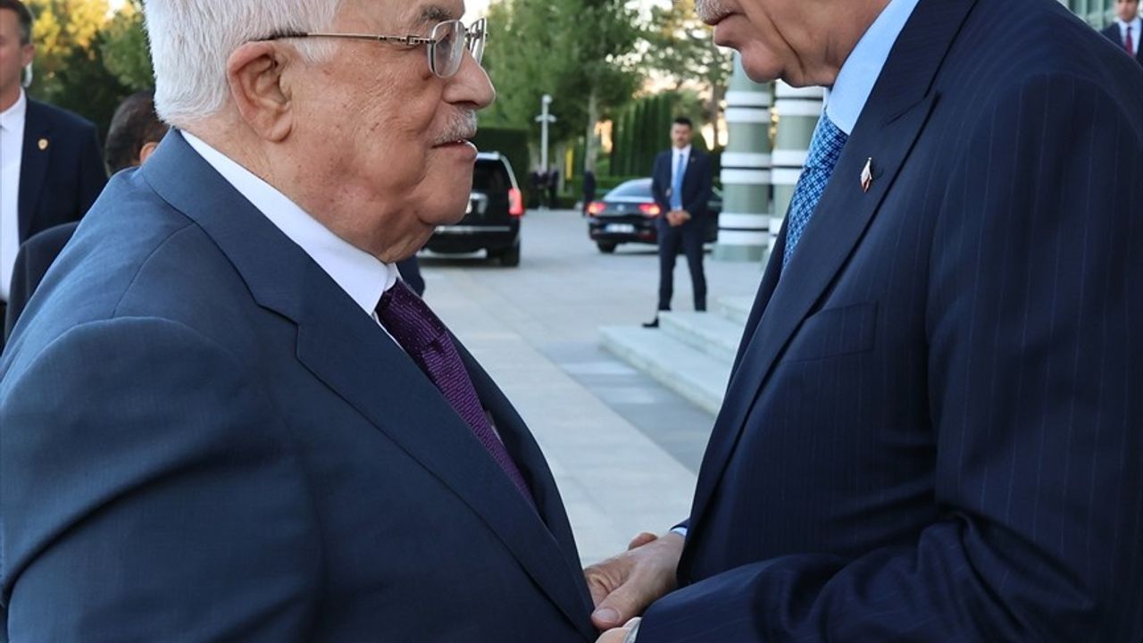 Cumhurbaşkanı Erdoğan, Filistin Devlet Başkanı Abbas ile Önemli Bir Görüşme Gerçekleştirdi