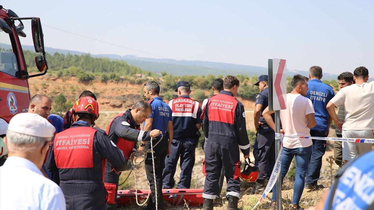 Denizli'de Uçuruma Yuvarlanan Araçta 4 Ölü