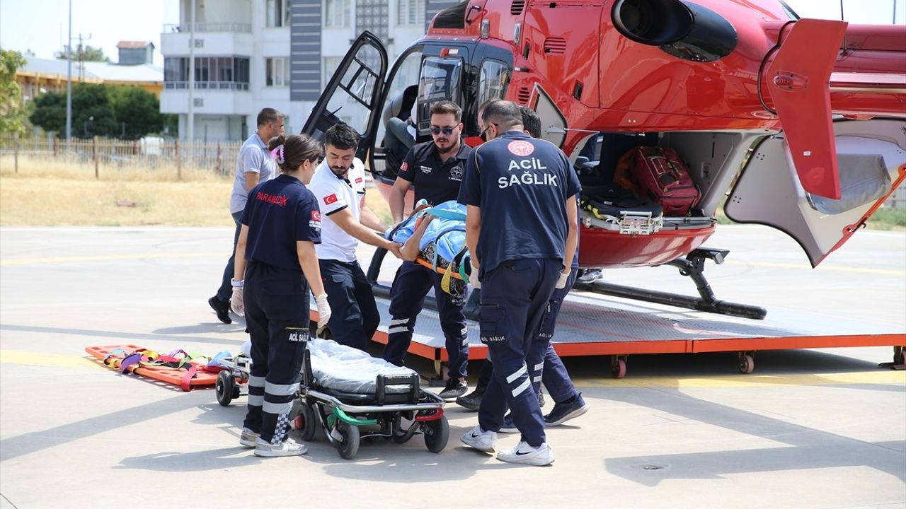 Diyarbakır'da Ambulans Helikopter ile Yaralı Kadına Hızlı Müdahale