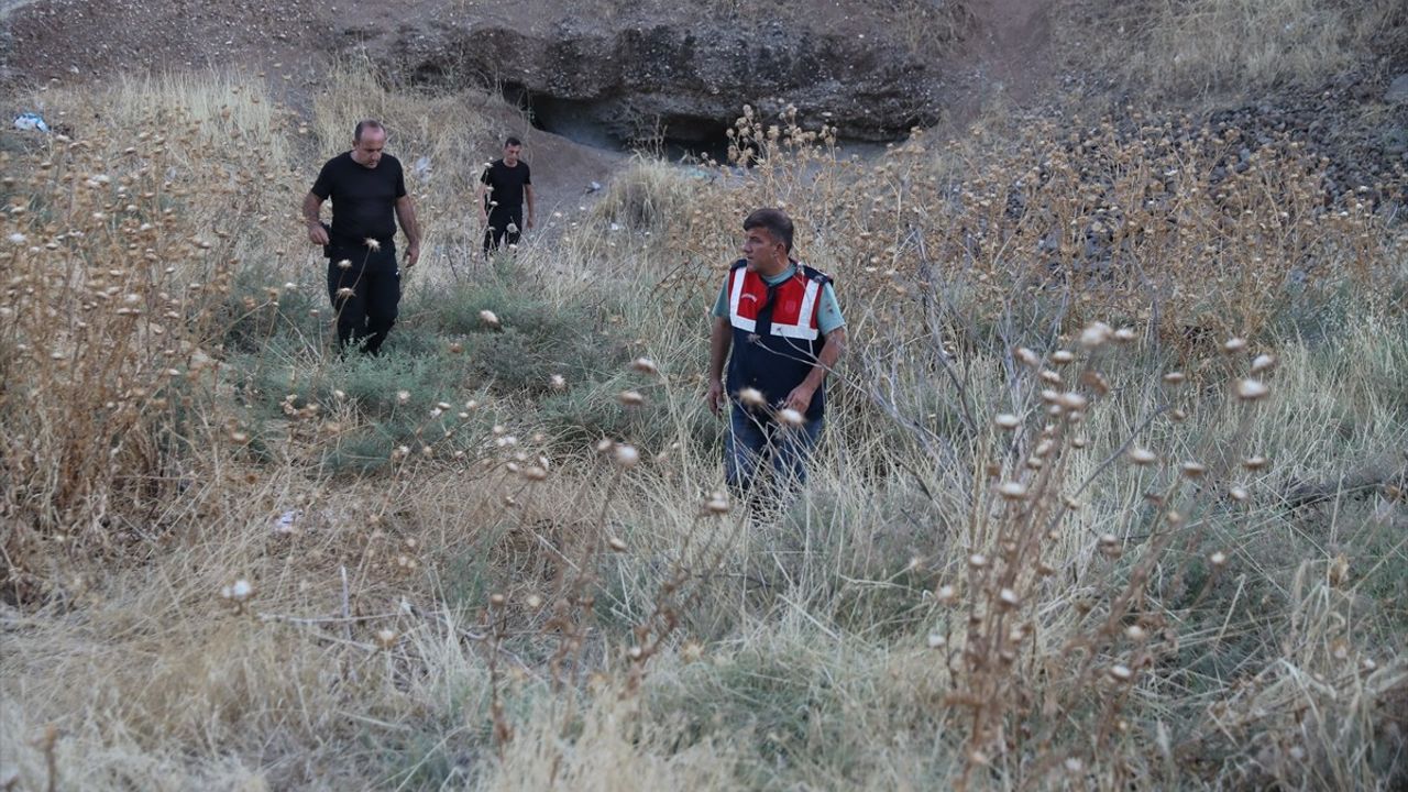 Diyarbakır'da Kayıp 8 Yaşındaki Narin İçin Arama Çalışmaları Devam Ediyor