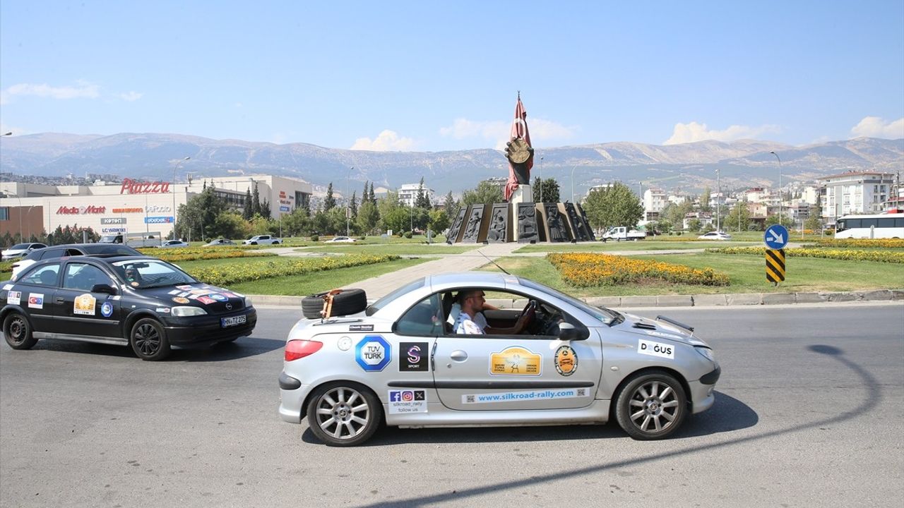 Doğu-Batı Dostluk ve İpek Yolu Rallisi Türkiye'de Devam Ediyor