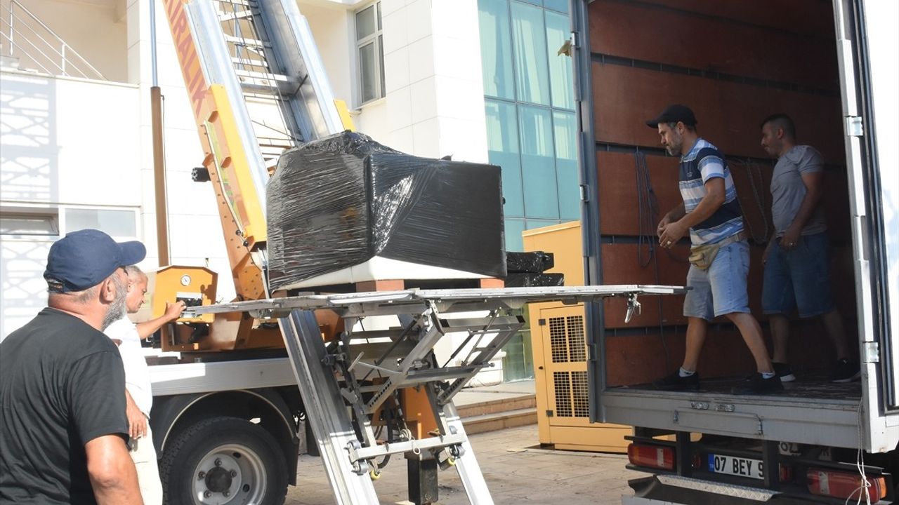 Döşemealtı Belediye Başkanı Menderes Dal'ın Makam Eşyalarına Haciz Uygulandı