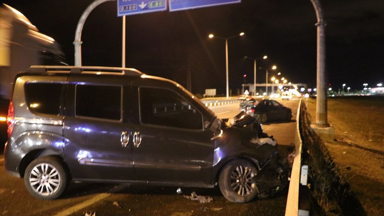 Erzurum'da Trafik Kazası: 4 Yaralı