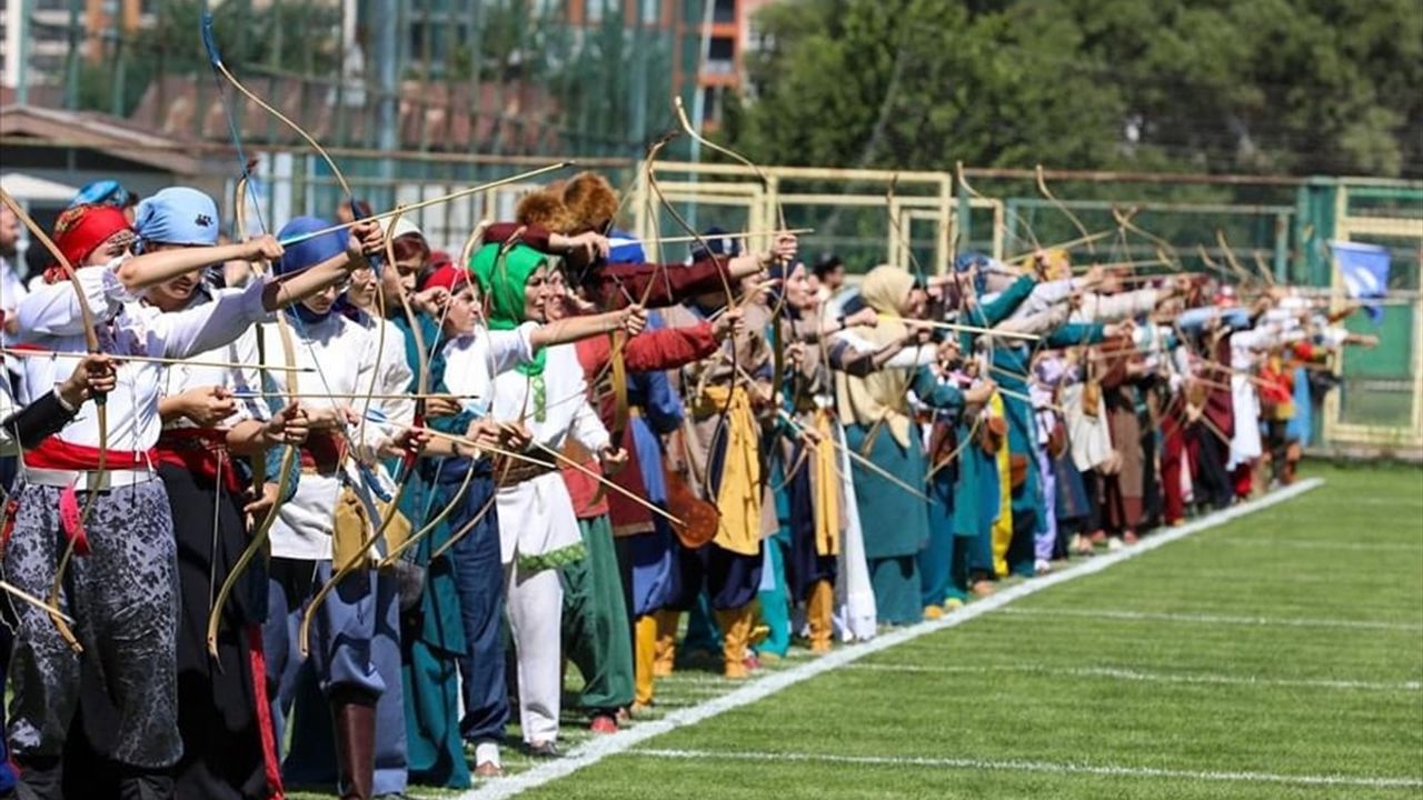 Geleneksel Türk Okçuluğu Şampiyonası Sivas'ta Başladı