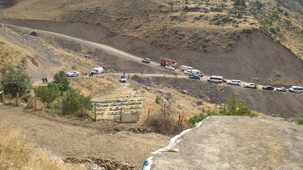 Hakkari'de Kamyonet Kazası: 7 Güvenlik Korucusu Yaralı