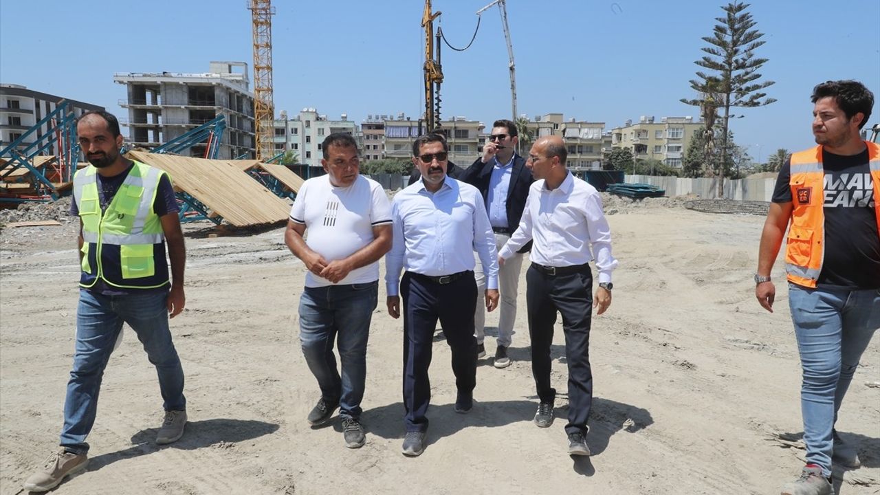 Hatay Valisi İskenderun'daki Kentsel Dönüşüm Projelerini İnceledi