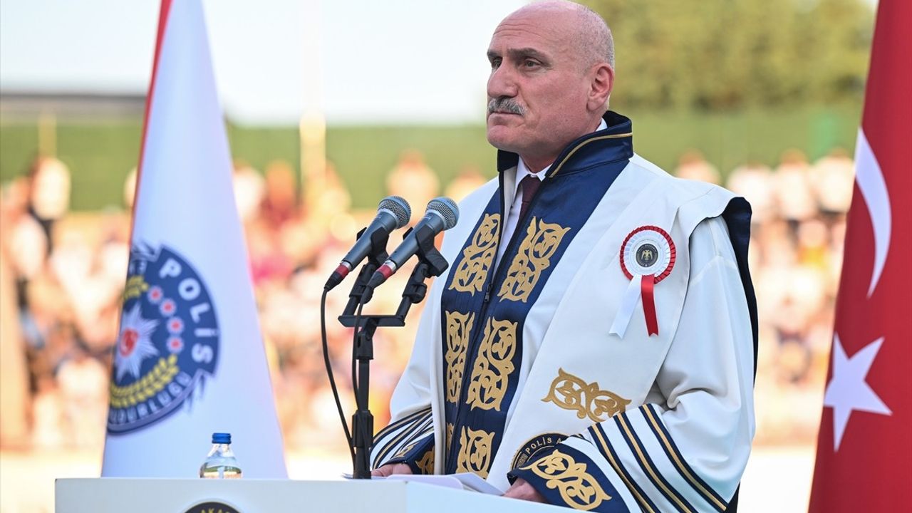 İçişleri Bakanı Yerlikaya'dan POMEM Mezuniyet Töreninde Vatansever Mesajlar