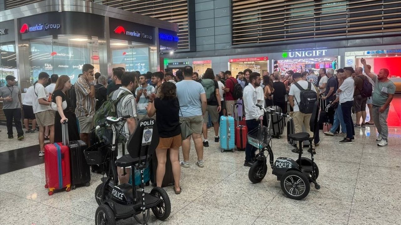 İstanbul'da Air Montenegro Protestosu