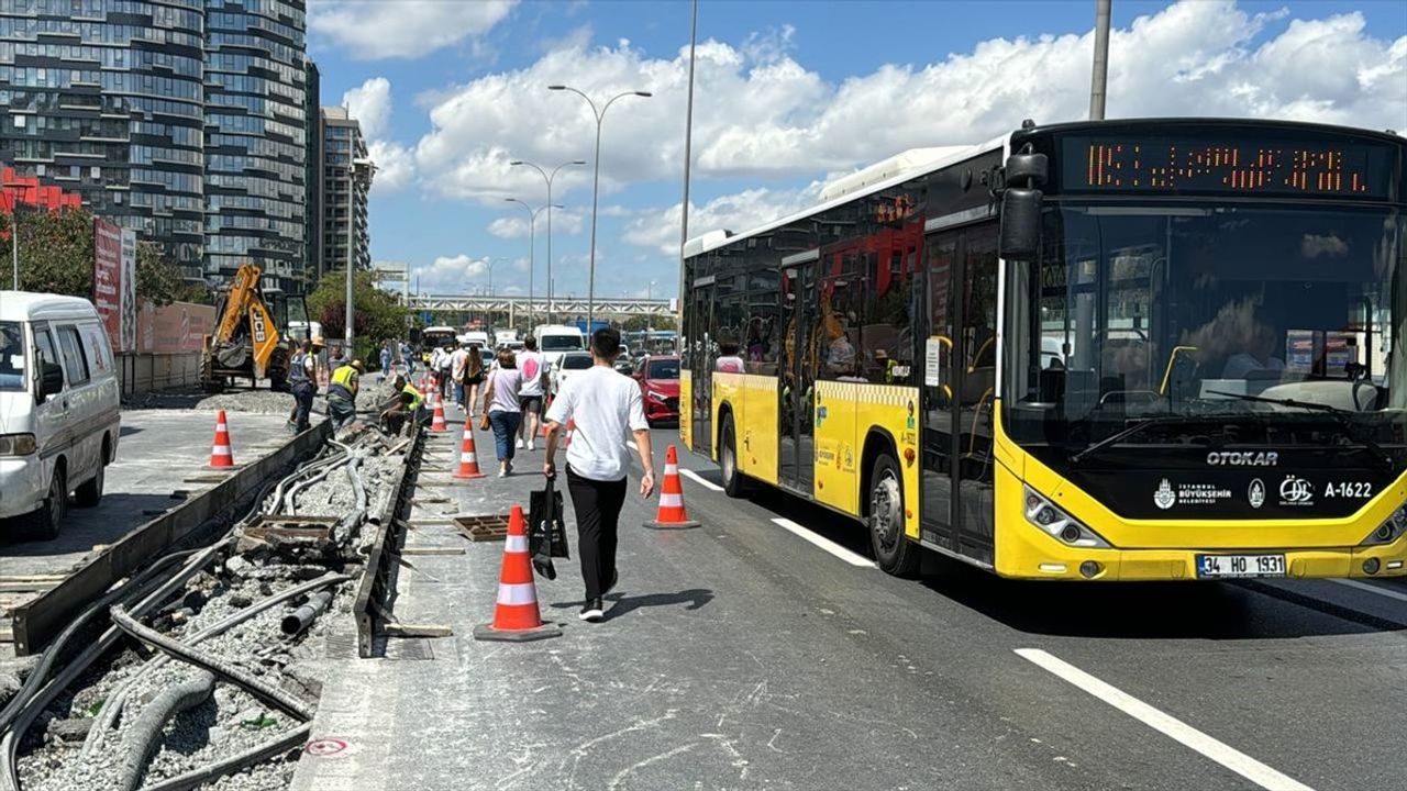 İstanbul'da D-100 Yolu Trafiği Olumsuz Etkileyen Çalışmalar