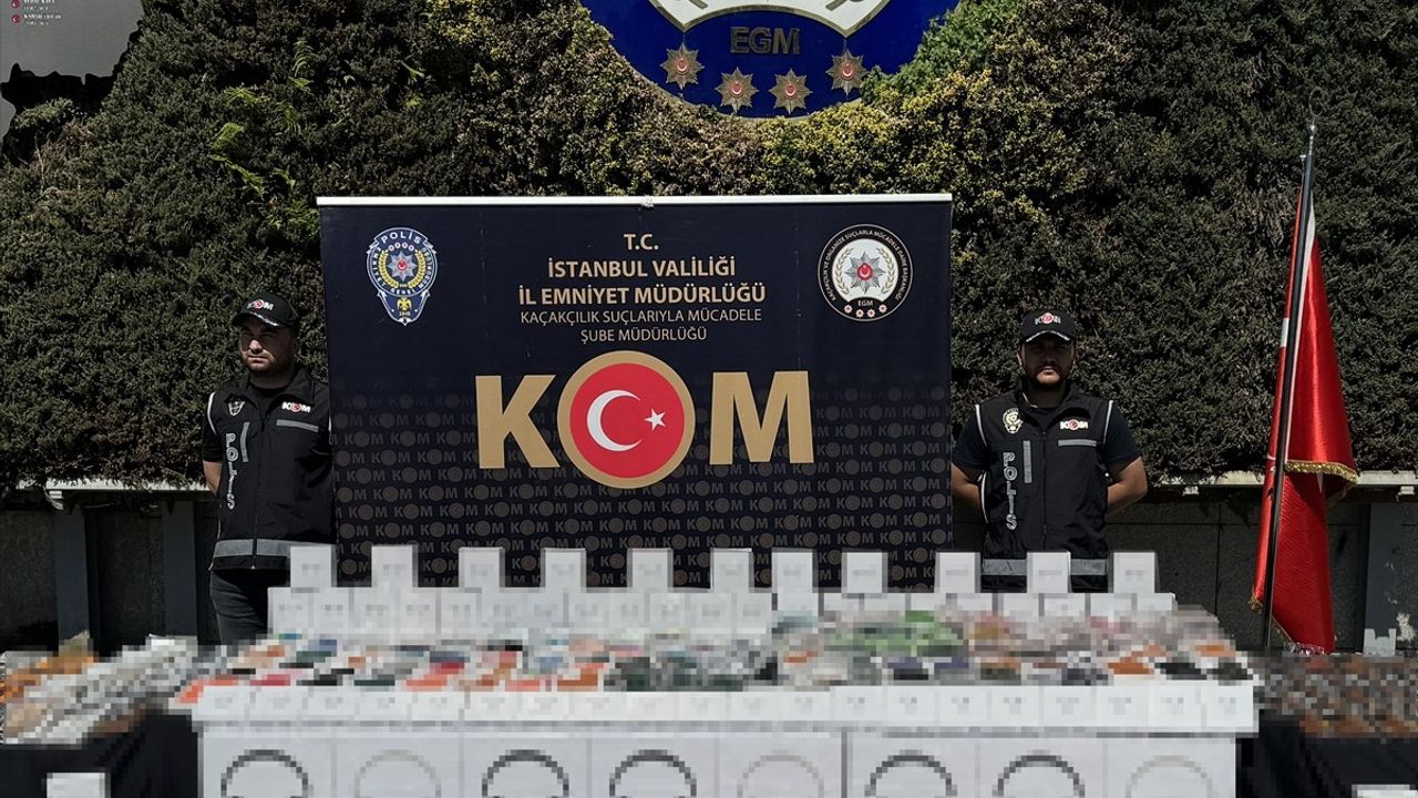 İstanbul'da Kaçak Cep Telefonu Aksesuarlarına Büyük Darbe