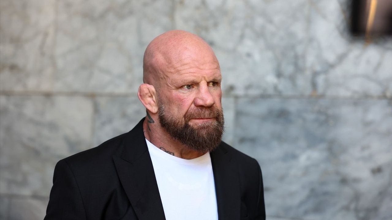 Jeff Monson Türkiye'de İlk Cuma Namazını Kıldı