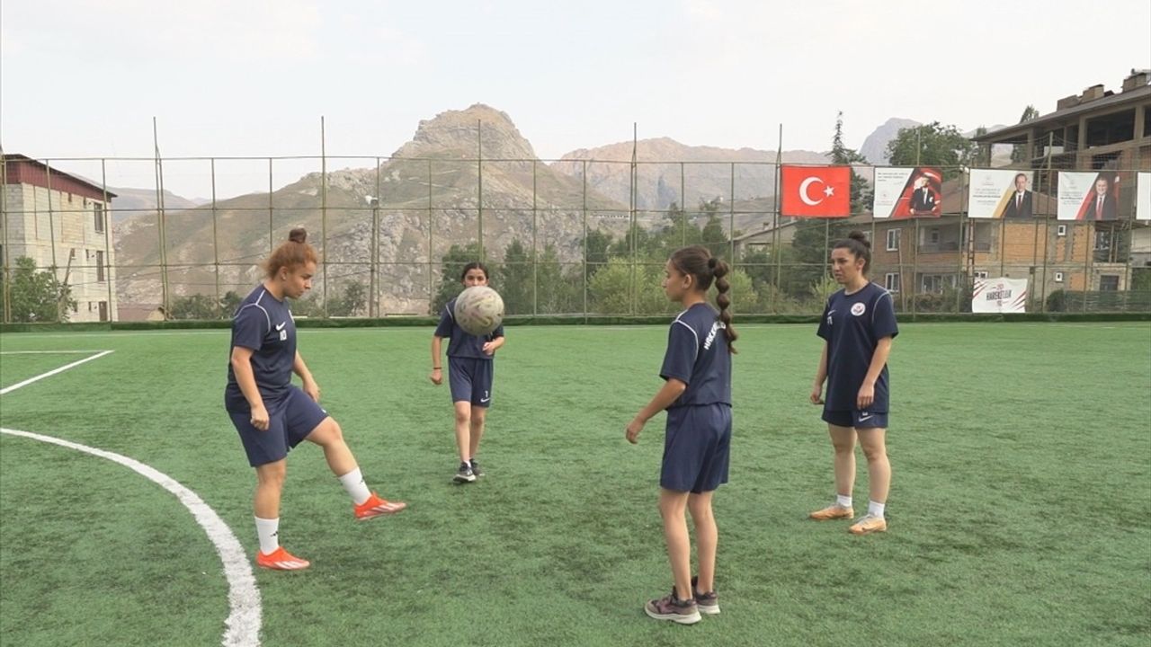 Kadın Futbolculara Ankara'da Prestijli Ödül Töreni