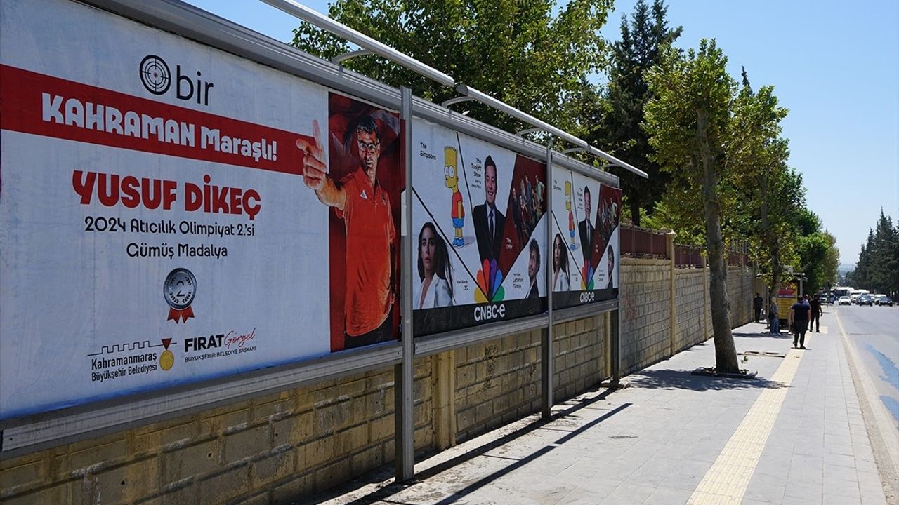 Kahramanmaraş'ta Yusuf Dikeç'in Başarısı Billboardlarda