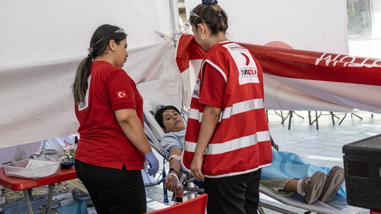 Kasımpaşa'da Marmara Depremini Anma Etkinliği ve Kan Bağışı